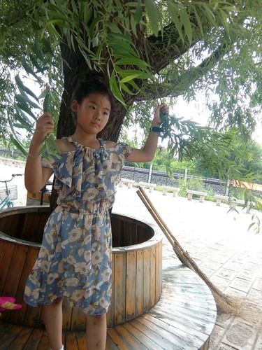 杨文奶奶祖孙随团碾子山旅游留念二o一八年七月十一日